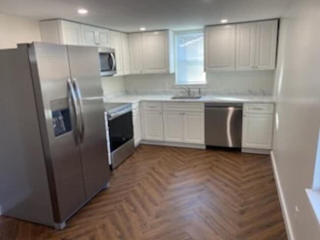 Building Photo - 2 Bedroom 1 bath