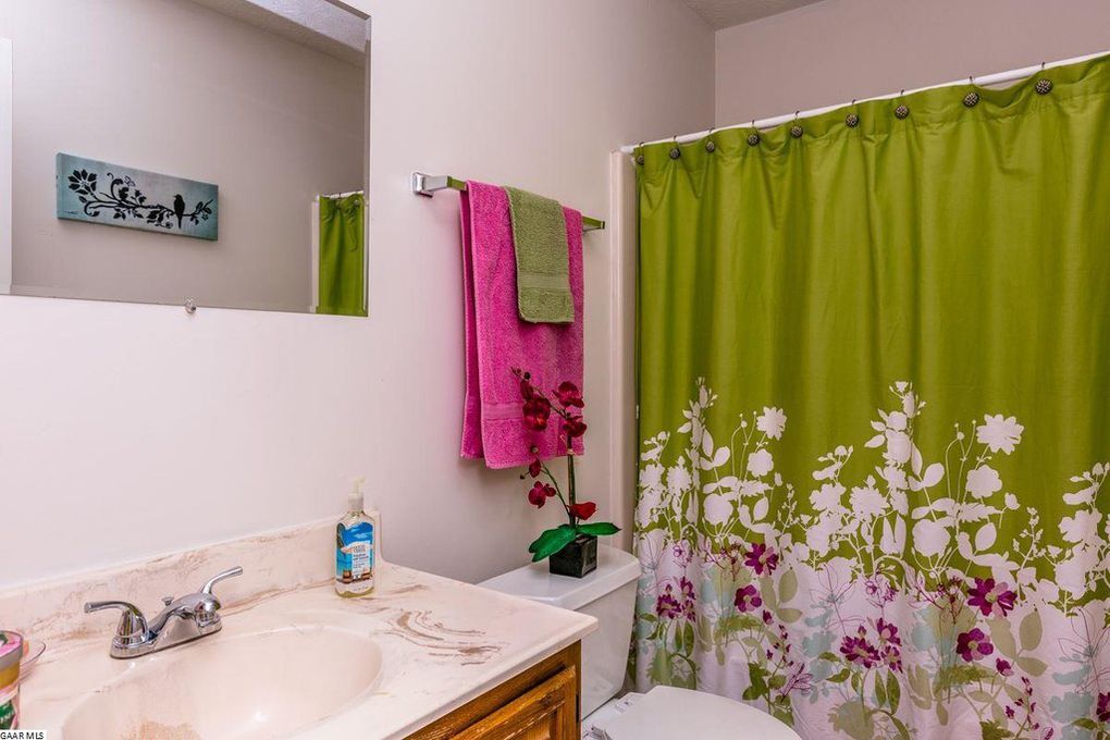 Building Photo - 1246 Goldfinch Dr