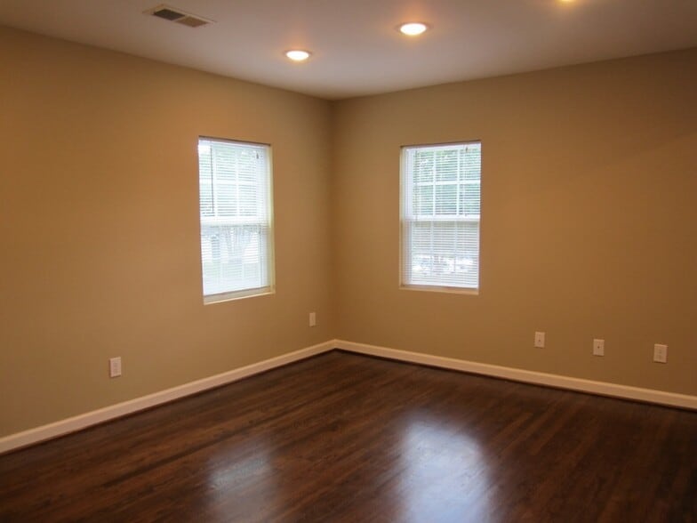 Building Photo - 609 63rd St S