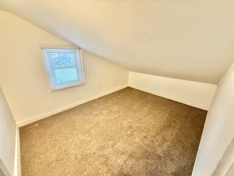 Building Photo - 25 13th St