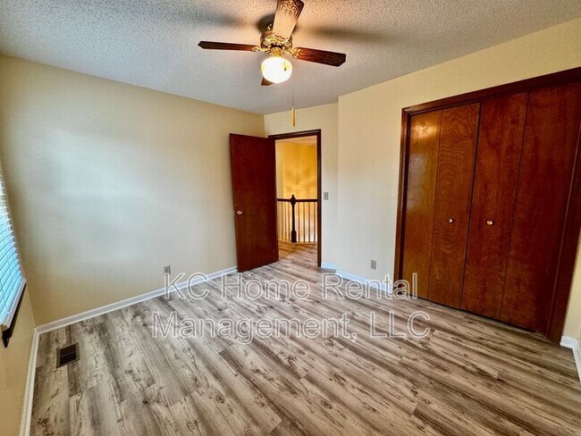 Building Photo - 1398 S Brentwood Dr