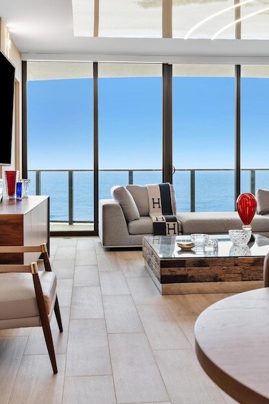 Building Photo - 900 N Ocean Blvd