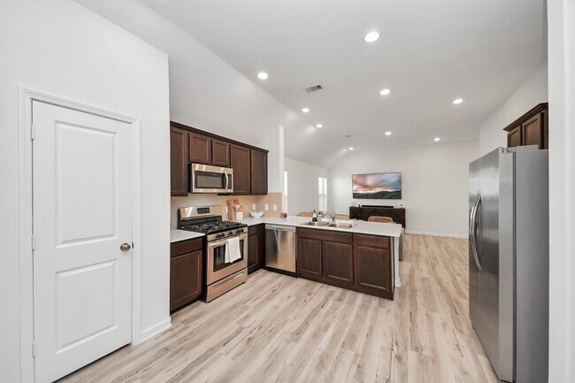 Building Photo - 1114 Bulwark