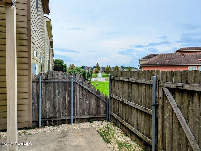 Building Photo - 125 Villa Park Ln