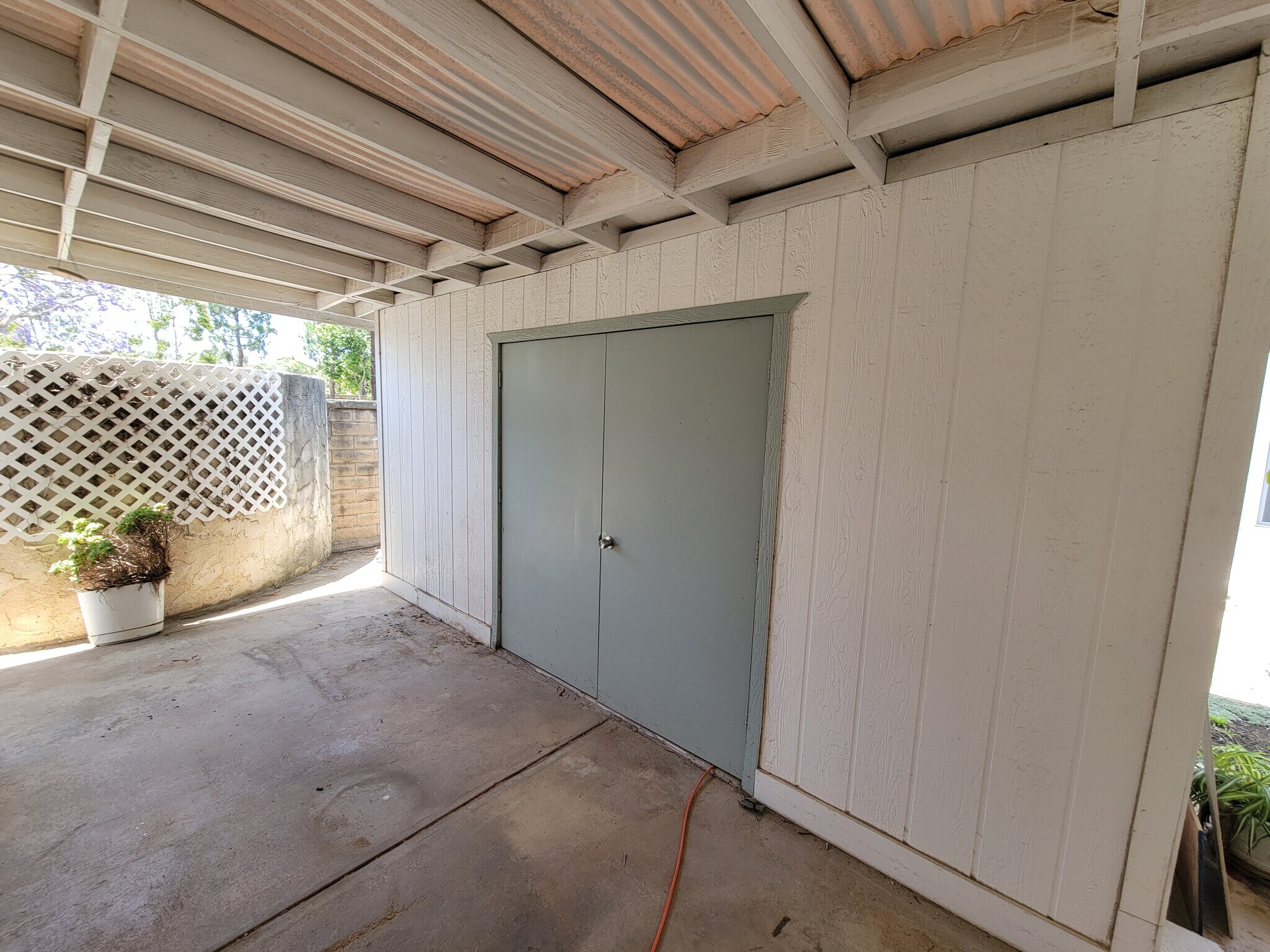 Large Storage shed - 18 Tahquitz Ct