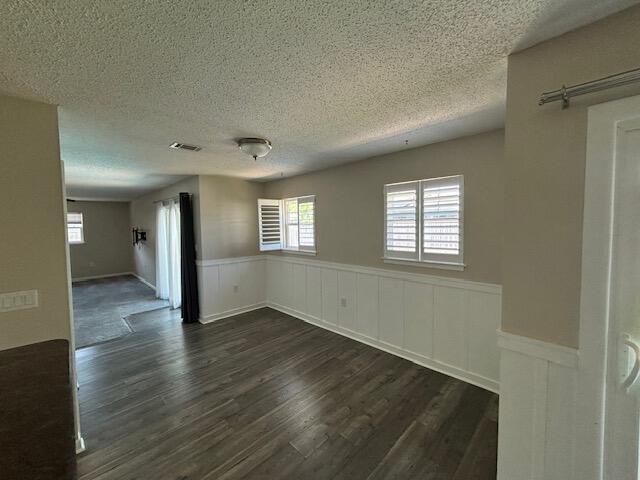 Building Photo - 6 Pinehurst Dr