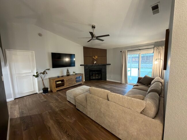 Building Photo - 25582 Dorado Dr