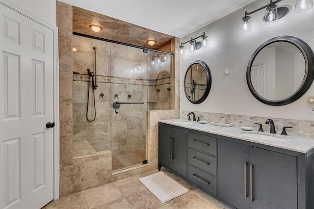 Building Photo - 4215 Green Meadow E