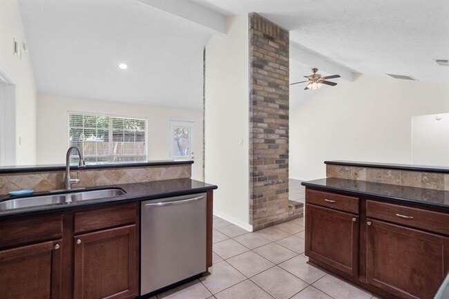 Building Photo - 10322 Ivy Oaks Ln