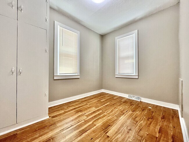 Building Photo - Two Bedroom Home in Wyoming