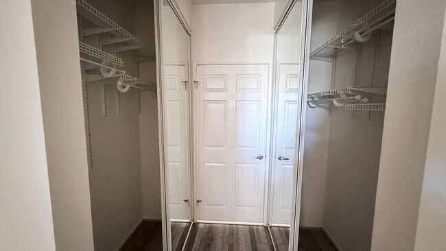 Building Photo - 10878 Sabre Hill Dr