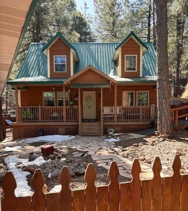 Building Photo - Great Quiet 3BR, 2 BA House in Kachina Vil...