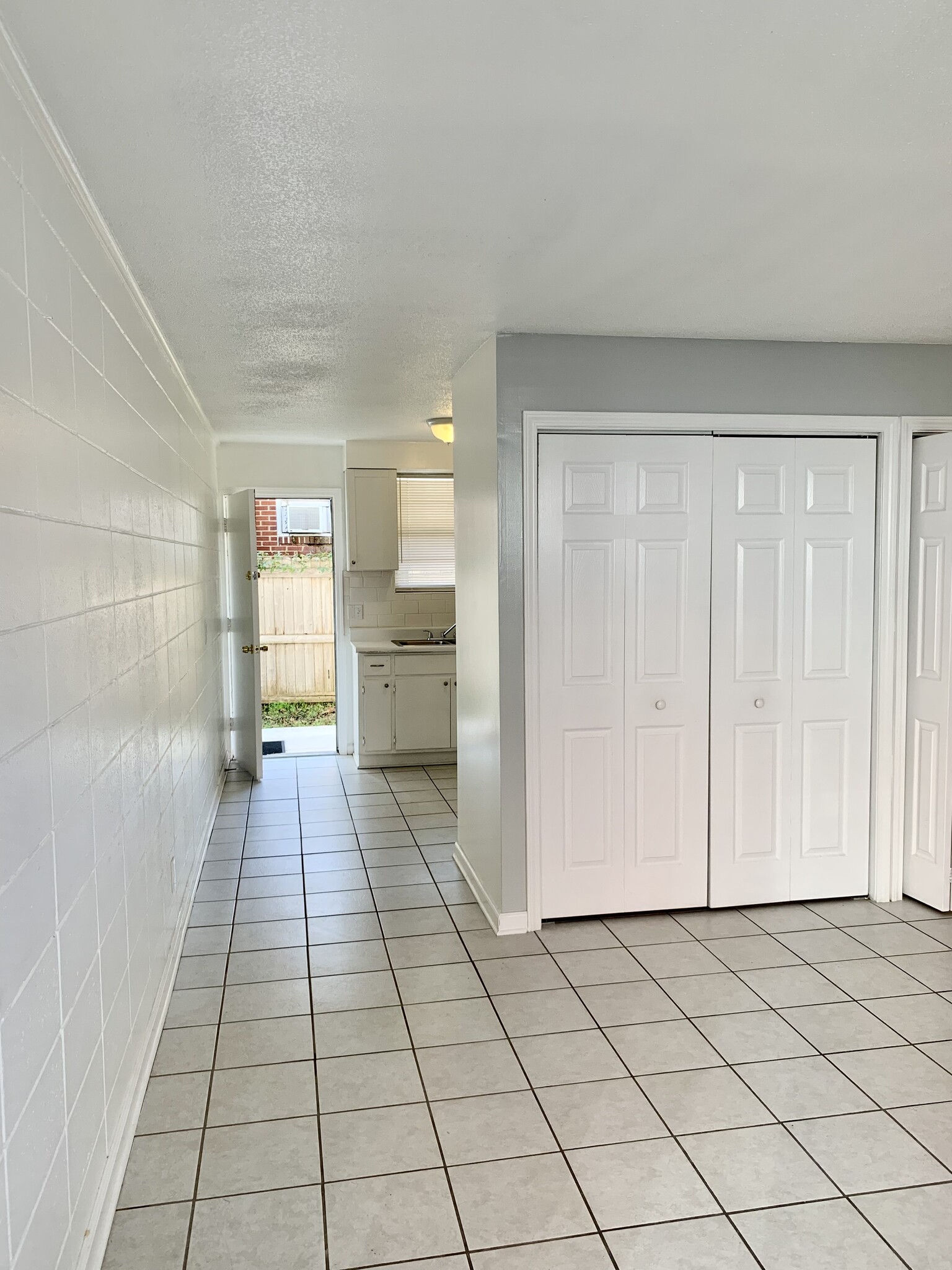 Building Photo - 774 Acosta St