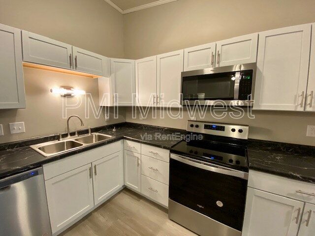 Building Photo - 1542 Creekside Ln