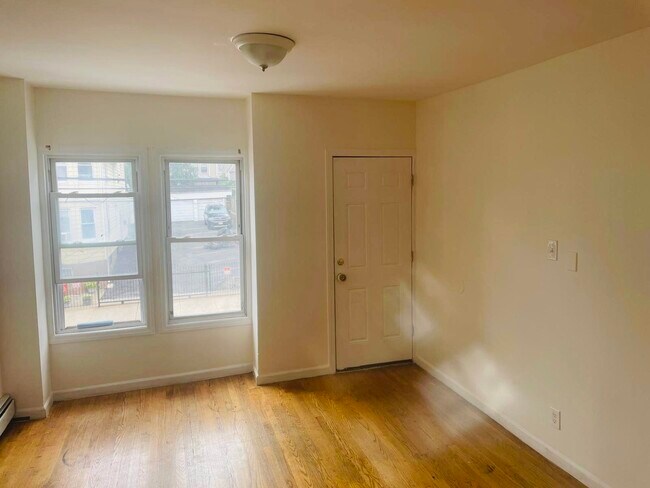 Building Photo - 62 Highland Ave