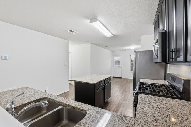 Building Photo - 17814 Ryegrass Trl