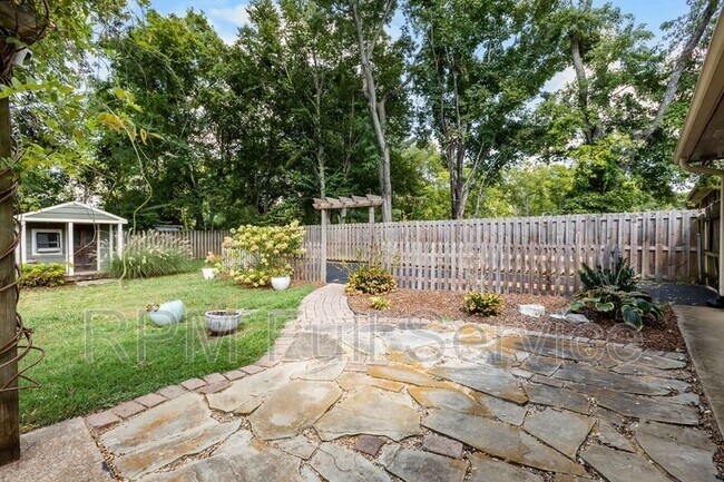 Building Photo - 8057 Arbor Dr