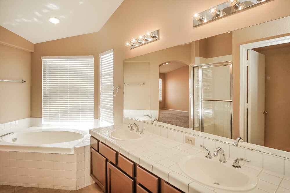 Building Photo - 5005 Monte Del Sol Ln
