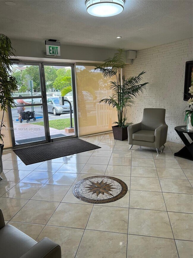 Building Photo - 16801 NE 14th Ave