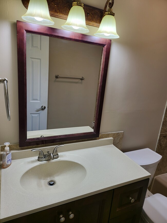 Bathroom - 4674 Fishcreek Rd