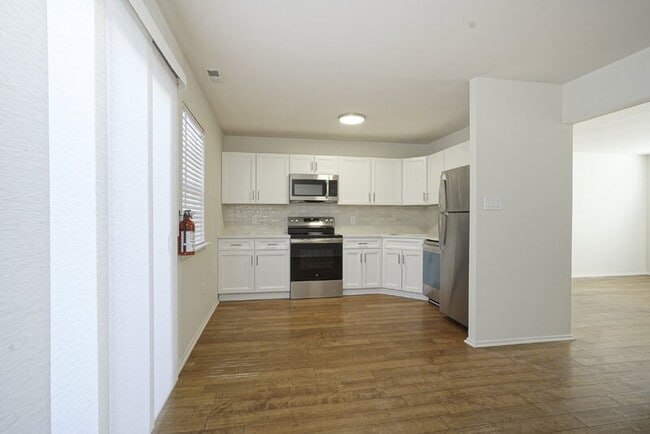 Building Photo - 3312 Larkspur Ct