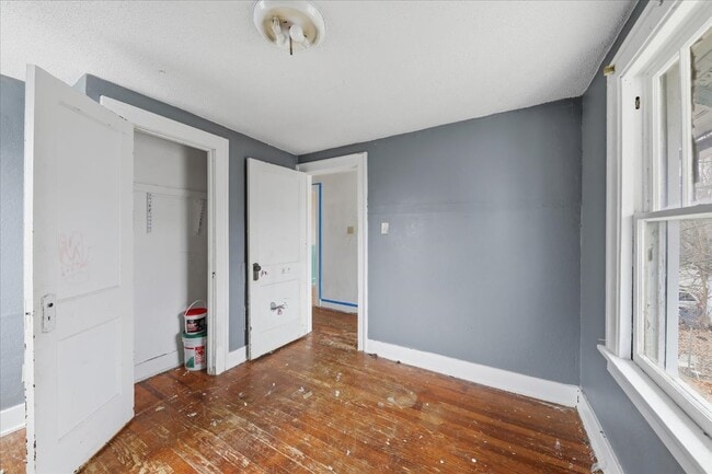 Building Photo - 559 Cortlandt Ave