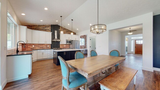 Building Photo - 3 Bedroom, 2 Bath Home in Richland