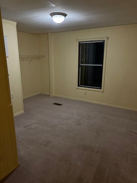 Building Photo - 9 West Rd