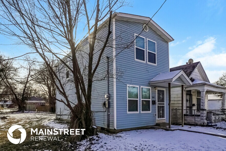 Building Photo - 1542 W Oak St