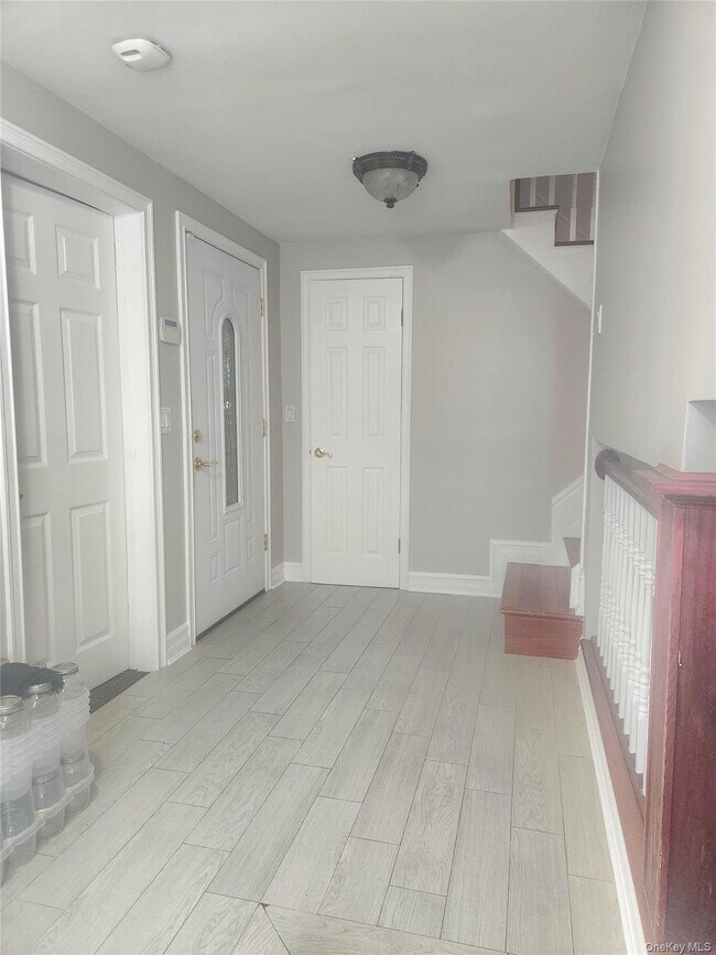 Building Photo - 244 Martin Dr