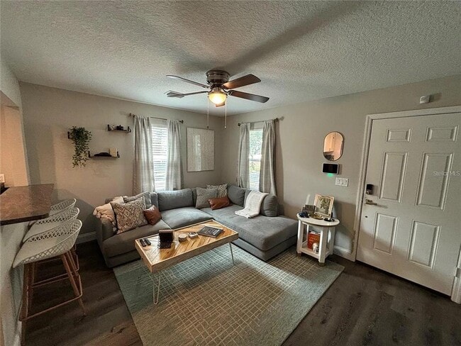 Building Photo - 2007 E Henry Ave