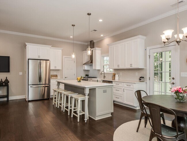 Building Photo - 5919 Hemby Road