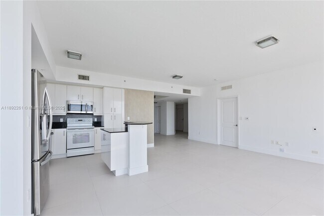 Building Photo - 7900 Harbor Island Dr