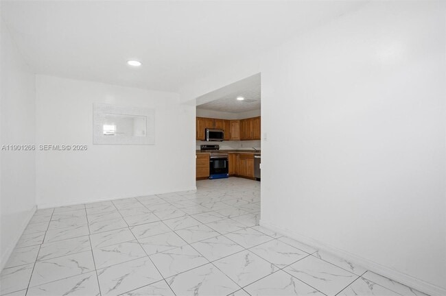 Building Photo - 2280 SW 43rd Ave