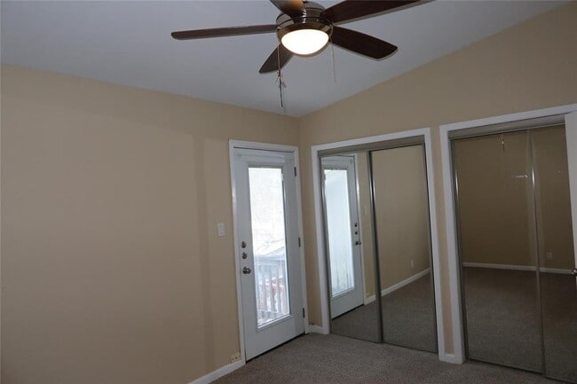 Building Photo - 3000 S 1st St