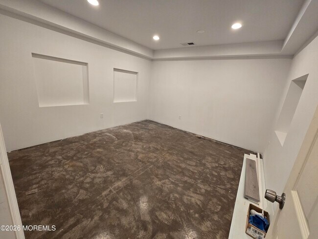 Building Photo - 18 4th Ave