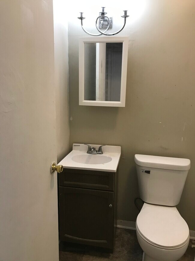 Building Photo - 108 N Water St