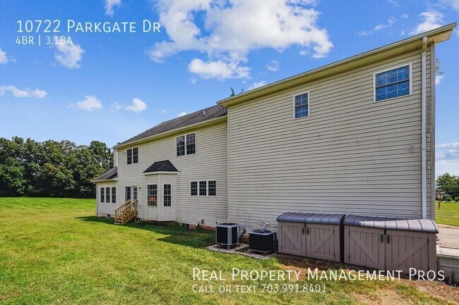 Building Photo - 10722 Parkgate Dr