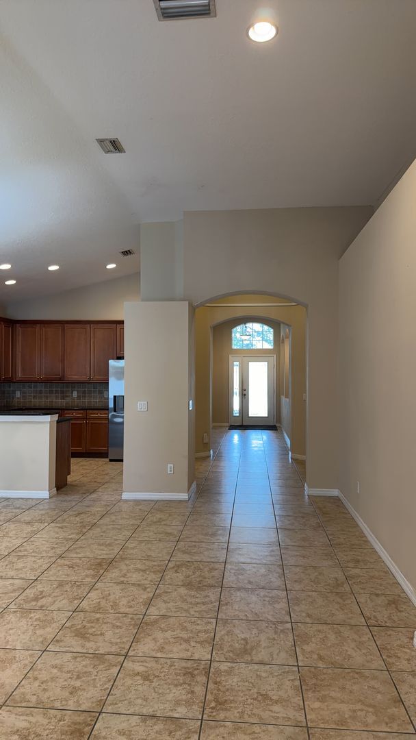Building Photo - 3227 Lake Jean Dr