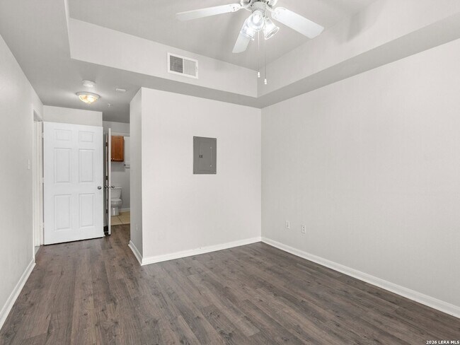 Building Photo - 6160 Eckhert Rd