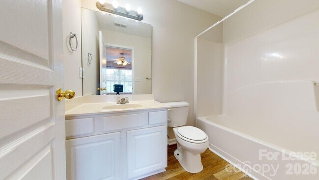 Building Photo - 5545 Seths Dr