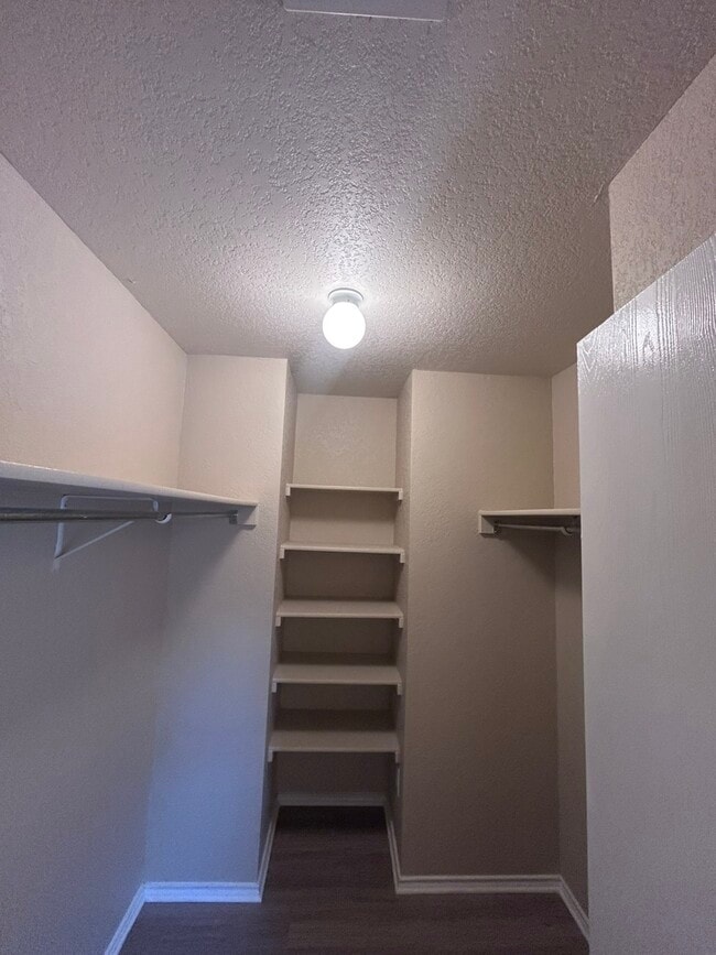 Building Photo - 841 Barrel Point