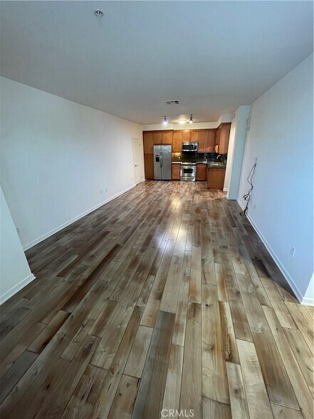 Building Photo - 530 S Primrose Ave