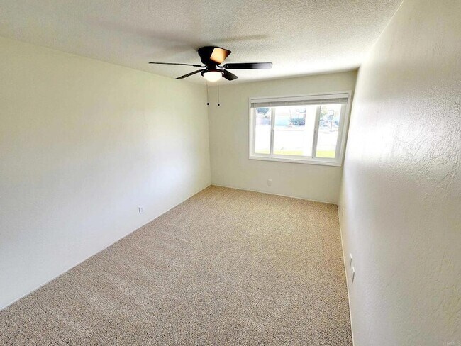 Building Photo - 80 N Lucas Ct
