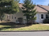 Building Photo - 140 Parkway Dr