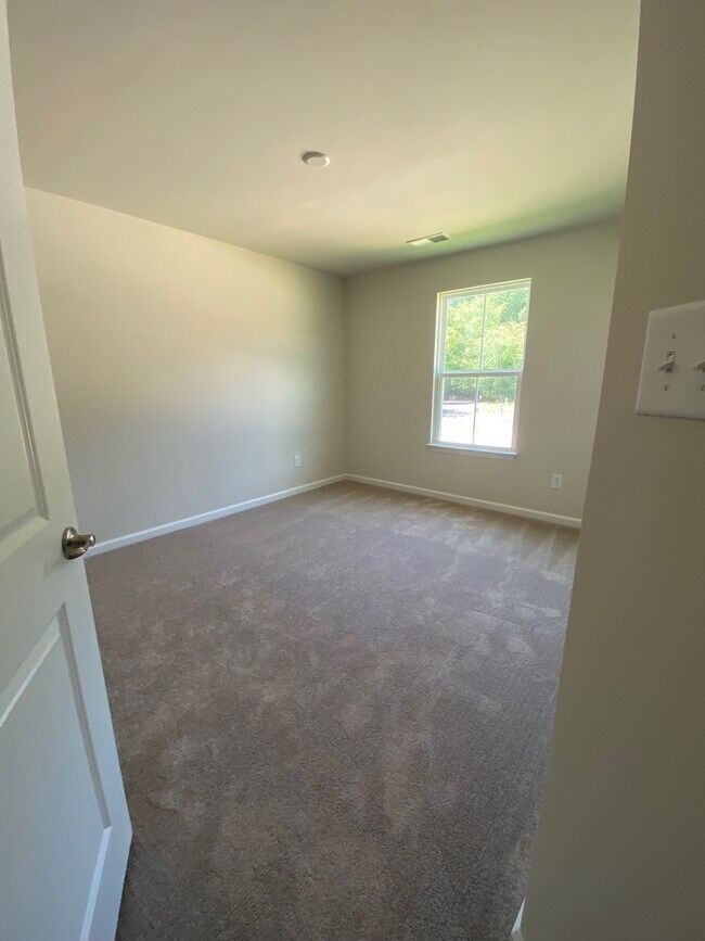 Building Photo - 126 Bicameral Ln