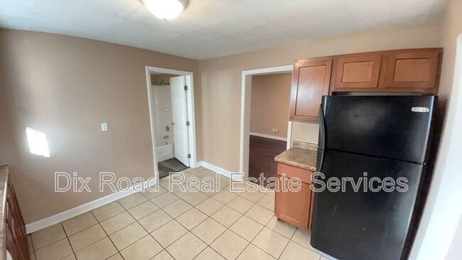 Building Photo - 1219 Azel Ave