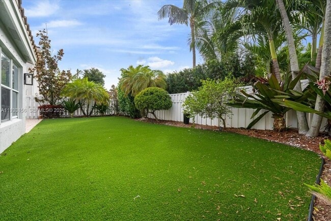 Building Photo - 4978 SW 35th Terrace