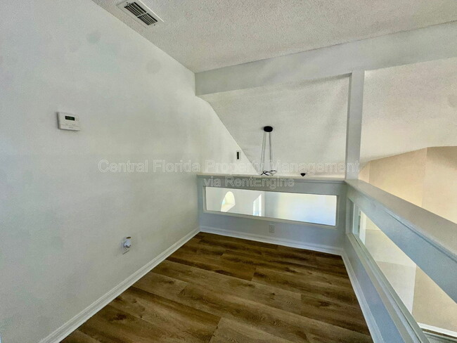 Building Photo - 3032 Bloomsbury Dr