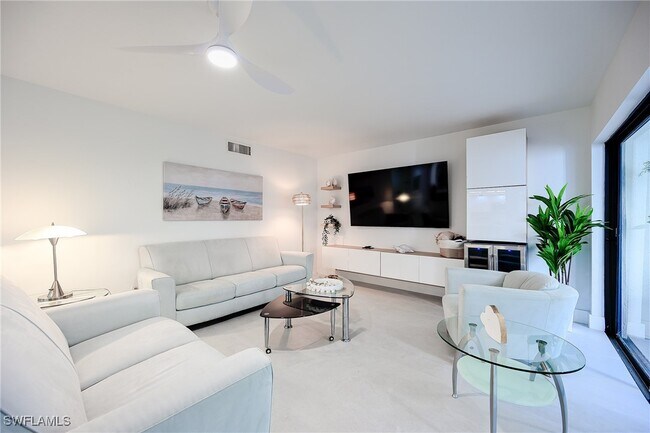 Building Photo - 592 Beachwalk Cir